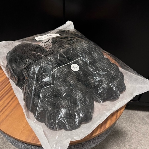 Massage Bubble Slides for Women Men, Cloud Slippers, Non-Slip, Trendy Slide - Picture 4 of 5